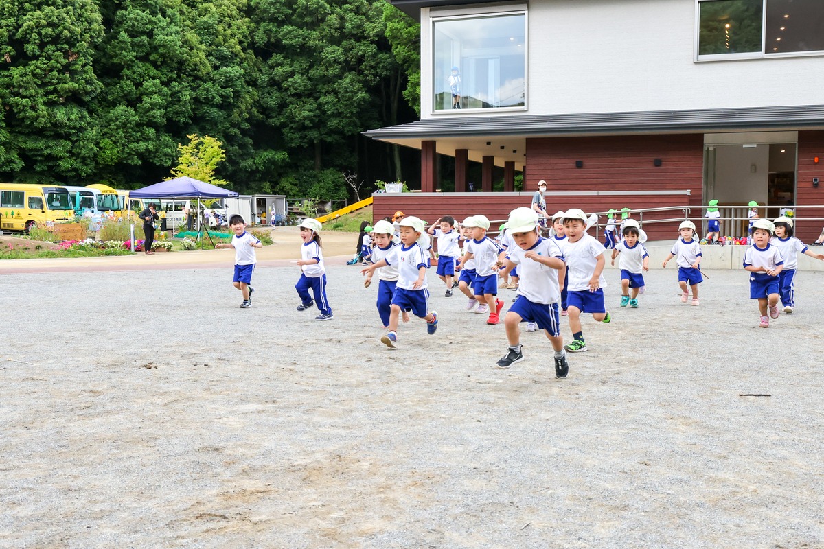 園児の表情、瞬間が切り取られた「はいチーズ！」の写真を通して日常の様子も保護者に届けたい